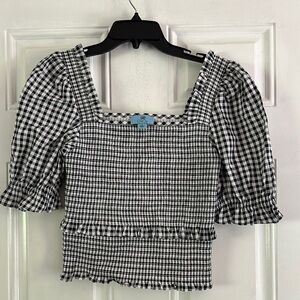Cece Black and White Puff Sleeve Smocked Crop Blouse Sz Small P2P 13.5”
